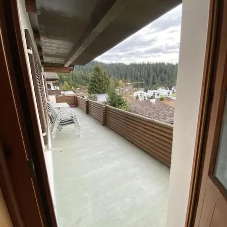 Kinderfreundliche 3-zimmerwohnung In Laax-cons Mit Arvenholz-stube 80 M2 公寓 *