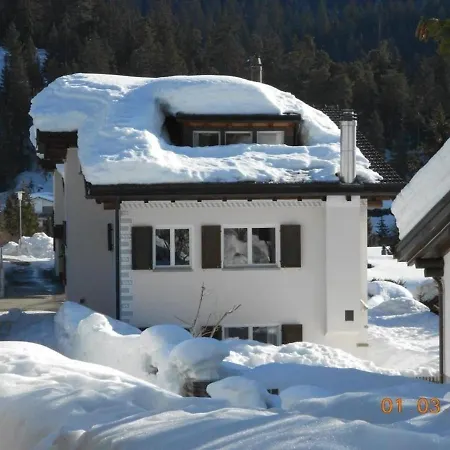 Kinderfreundliche 3-zimmerwohnung In Laax-cons Mit Arvenholz-stube 80 M2 *